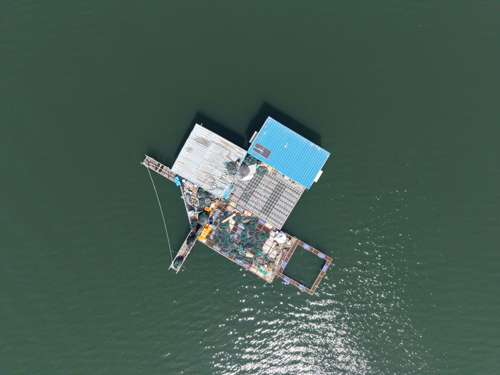 What Makes Floating Solar an Attractive Option for Land-Constrained Grids — floating solar panels on reservoir water