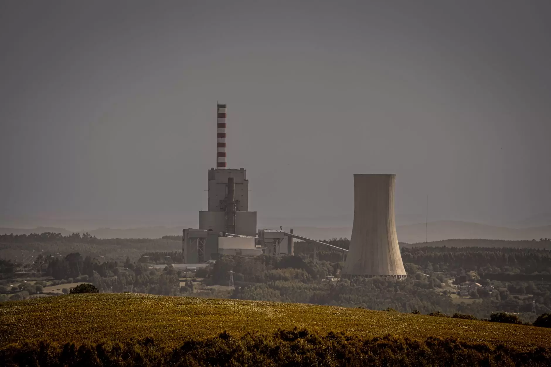 Carbon Markets and Offsets: 2025 Update — coal power plant cooling towers emitting steam